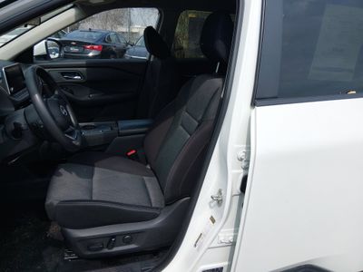 2024 Nissan Rogue - Photo 20