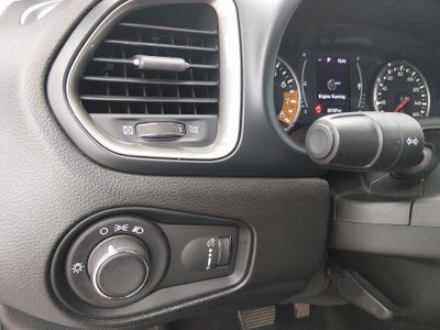 2023 Jeep Renegade - Photo 13