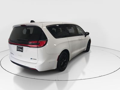 2024 Chrysler Pacifica - Photo 7