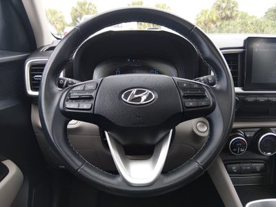 2025 Hyundai Venue - Photo 12