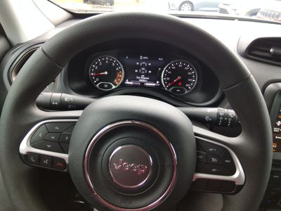 2023 Jeep Renegade - Photo 19