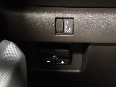 2025 Chevrolet Colorado - Photo 13