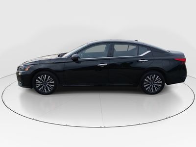 2025 Nissan Altima - Photo 4