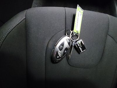 2024 Hyundai Elantra — photo 15 view