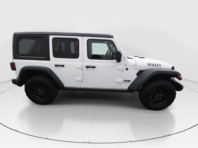 2025 Jeep Wrangler - Photo 8