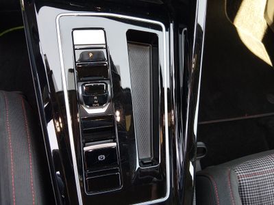2024 Volkswagen Golf GTI - Photo 16