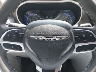 2023 Chrysler Voyager - Photo 12