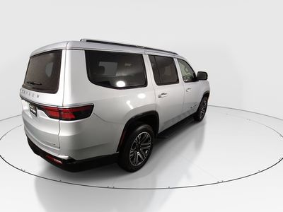 2024 Jeep Wagoneer - Photo 7