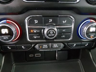 2024 Chevrolet Tahoe — photo 18 view