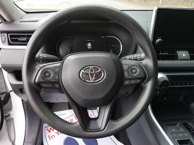 2024 Toyota RAV4 — photo 12 view