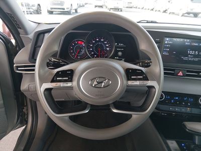 2023 Hyundai Elantra - Photo 12