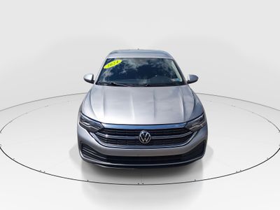 2024 Volkswagen Jetta - Photo 2