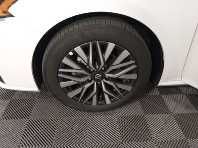2025 Nissan Altima - Photo 10