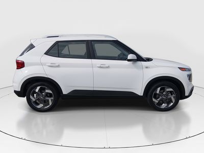 2025 Hyundai Venue - Photo 8