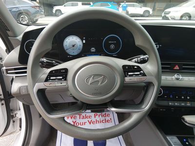 2024 Hyundai Elantra - Photo 12
