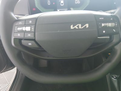 2025 Kia K4 - Photo 12