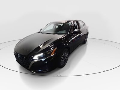 2025 Nissan Altima - Photo 3