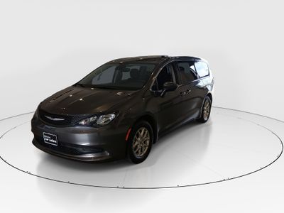 2023 Chrysler Voyager - Photo 3