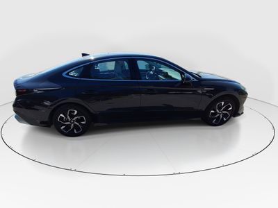 2025 Hyundai Sonata - Photo 8