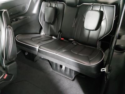 2025 Chrysler Pacifica - Photo 18