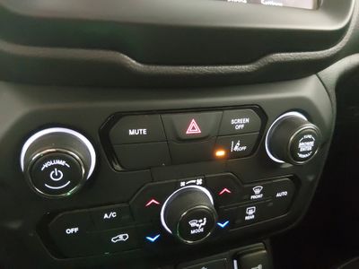 2023 Jeep Renegade - Photo 18