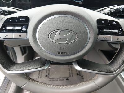 2025 Hyundai Elantra - Photo 12