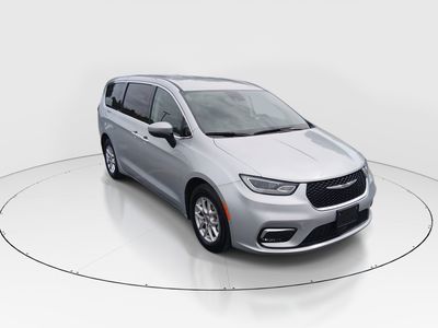 2023 Chrysler Pacifica Touring L FWD — front three-quarter view