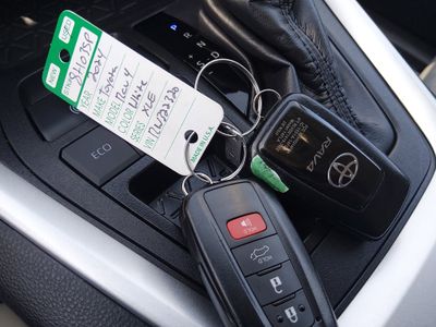 2024 Toyota RAV4 - Photo 15