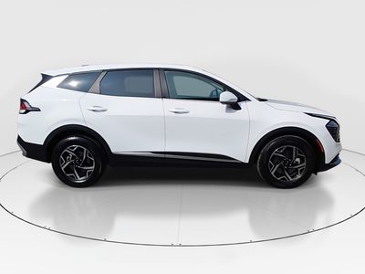 2025 Kia Sportage — photo 8 view