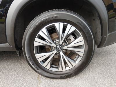 2023 Nissan Rogue — photo 10 view