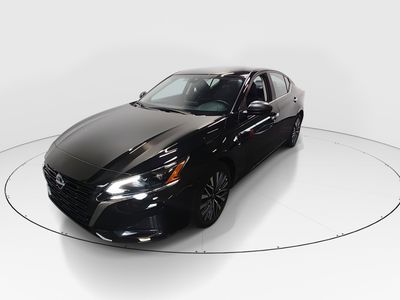 2025 Nissan Altima - Photo 3