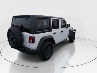 2024 Jeep Wrangler - Photo 7