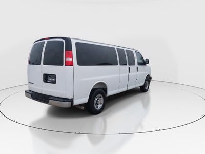 2025 Chevrolet Express Passenger - Photo 7