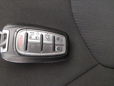 2022 Chrysler Voyager — photo 15 view