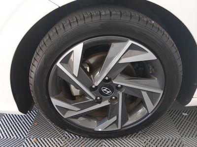 2024 Hyundai Elantra - Photo 10