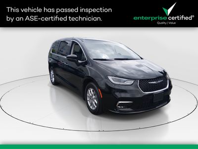 2023 Chrysler Pacifica Touring L FWD — front three-quarter view