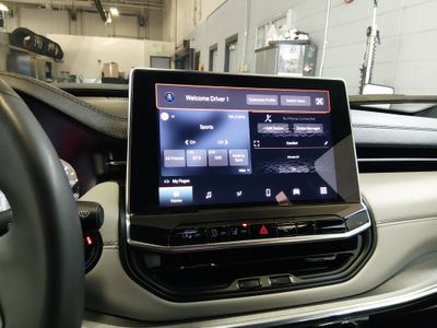 2024 Jeep Compass - Photo 17