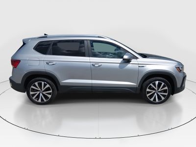 2024 Volkswagen Taos - Photo 8