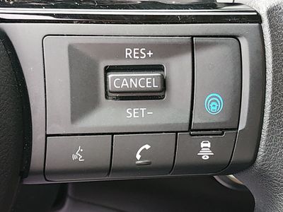 2023 Nissan Rogue — photo 18 view