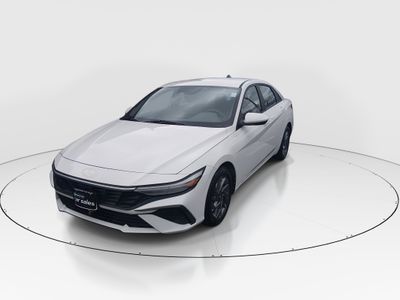 2024 Hyundai Elantra - Photo 3