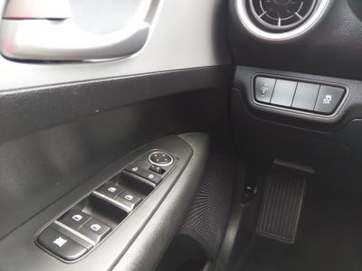 2023 Kia Forte - Photo 13