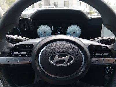 2024 Hyundai Elantra - Photo 12