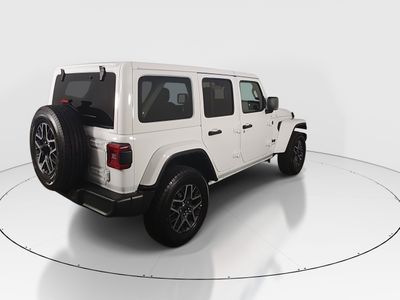 2025 Jeep Wrangler - Photo 7