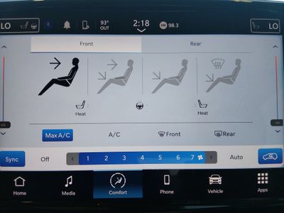 2023 Chrysler Pacifica — photo 18 view