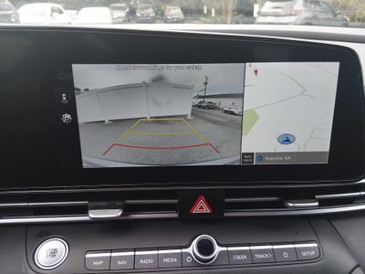 2025 Hyundai Elantra - Photo 17