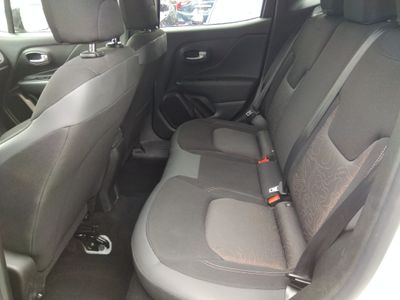 2023 Jeep Renegade - Photo 16