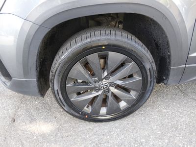 2024 Volkswagen Taos - Photo 10