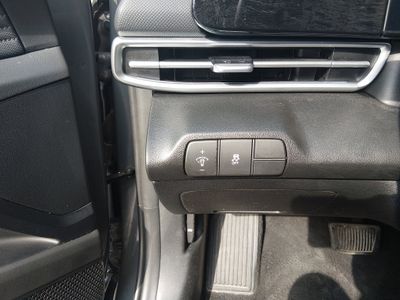 2025 Hyundai Elantra - Photo 13