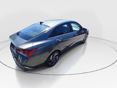 2025 Hyundai Elantra — photo 7 view