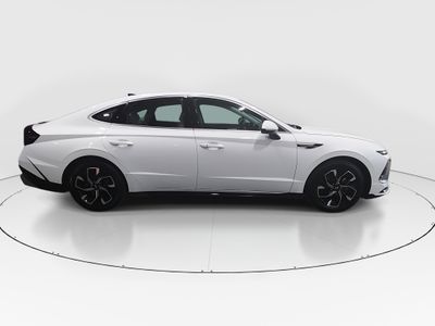 2024 Hyundai Sonata - Photo 8